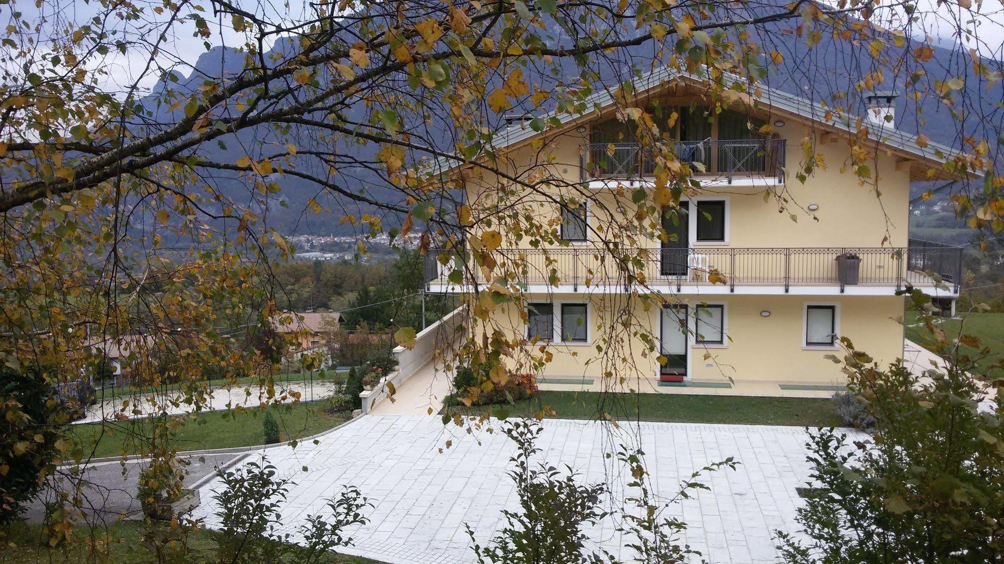 Affittacamere Rubino Guest House Ponte nellʼAlpi Exterior foto