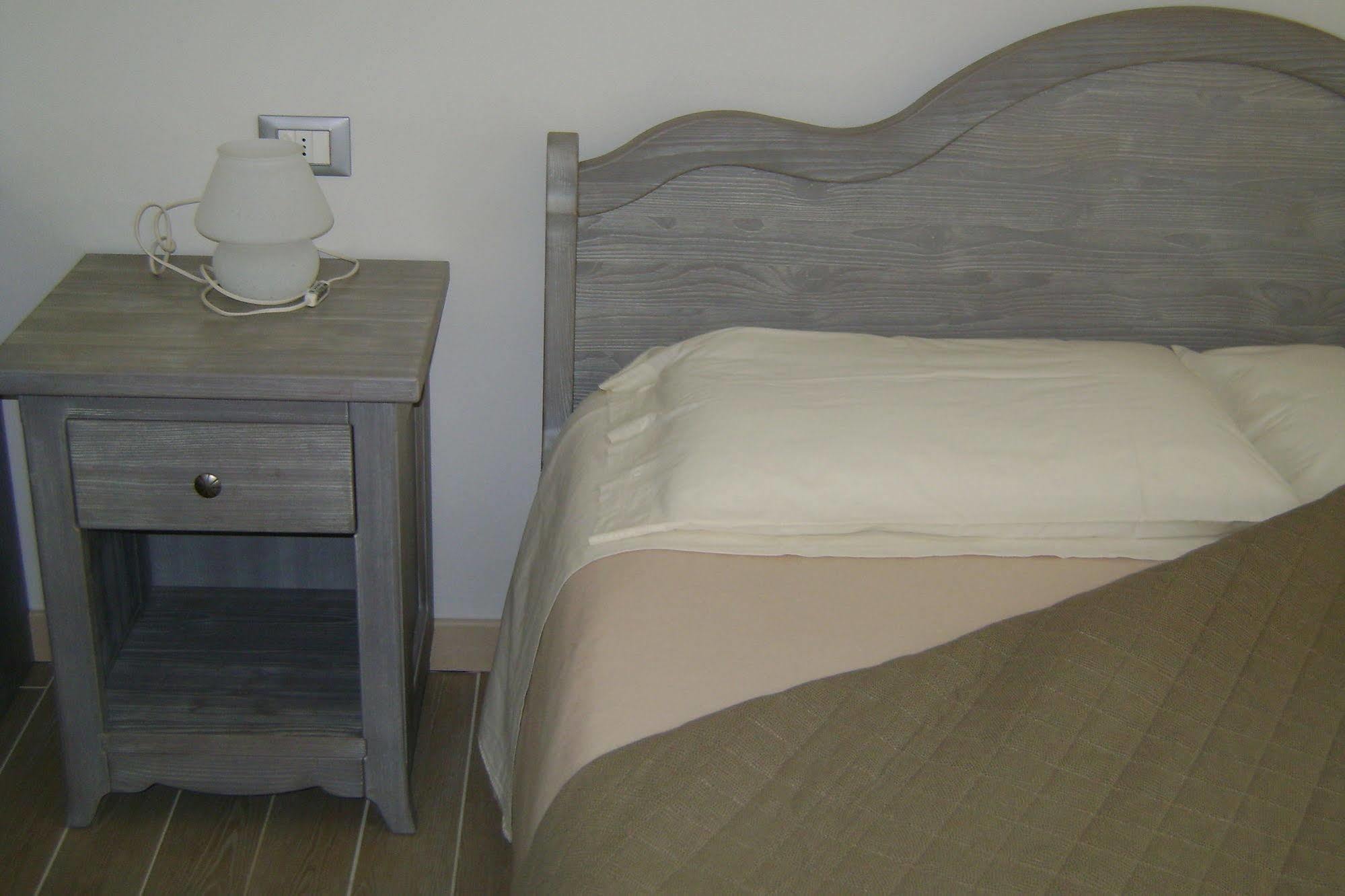 Affittacamere Rubino Guest House Ponte nellʼAlpi Exterior foto