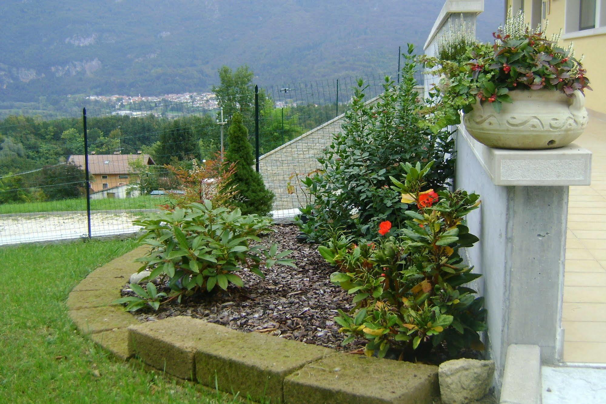 Affittacamere Rubino Guest House Ponte nellʼAlpi Exterior foto